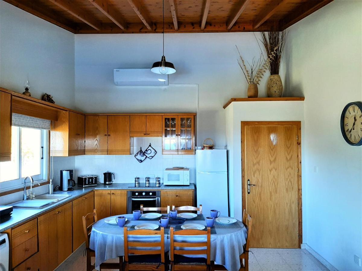 Villa Gavriel - Peyia Villa With Breathtaking Sea View, Peyia Villa With Private Pool, Secluded, Huge Outdoor Space, Mountain Views المظهر الخارجي الصورة